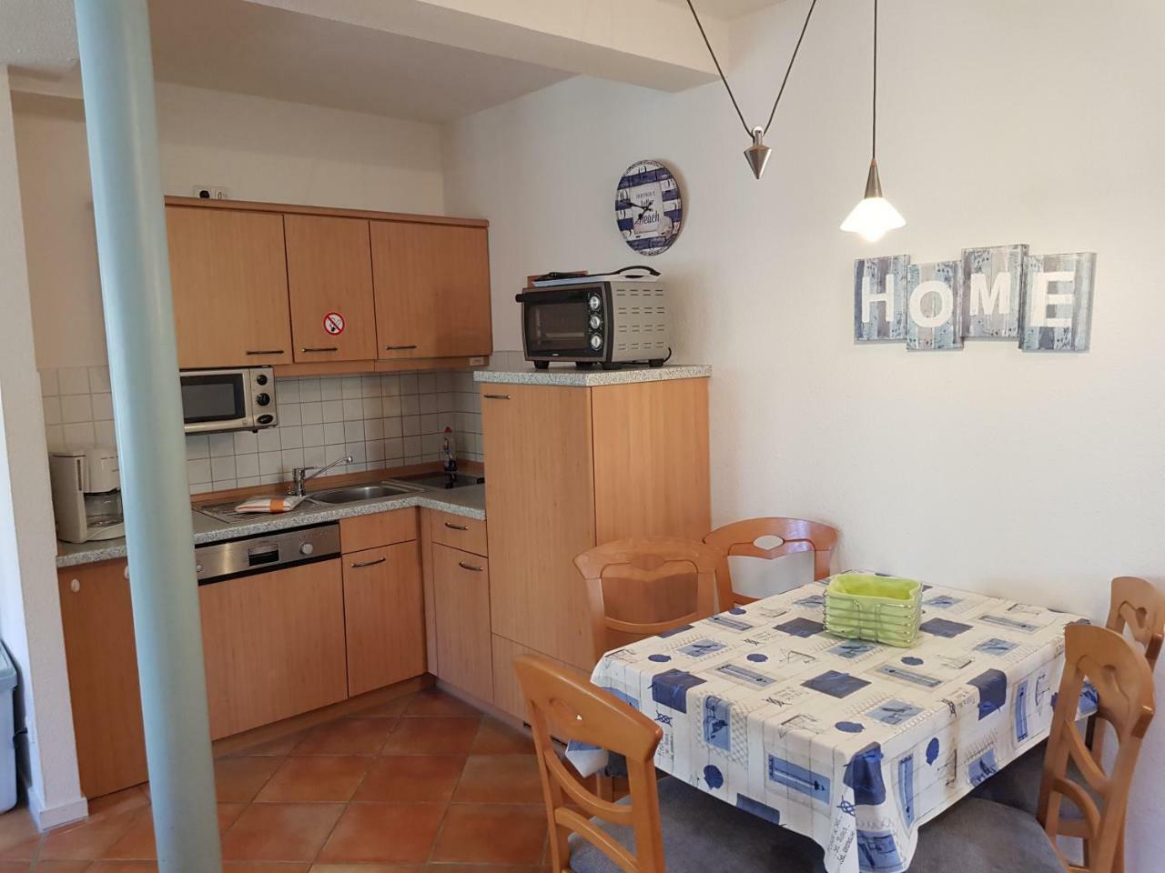 Ferienwohnung 4 Im Haus Am See Mit Wintergarten Und Terrasse Seedorf  Room photo