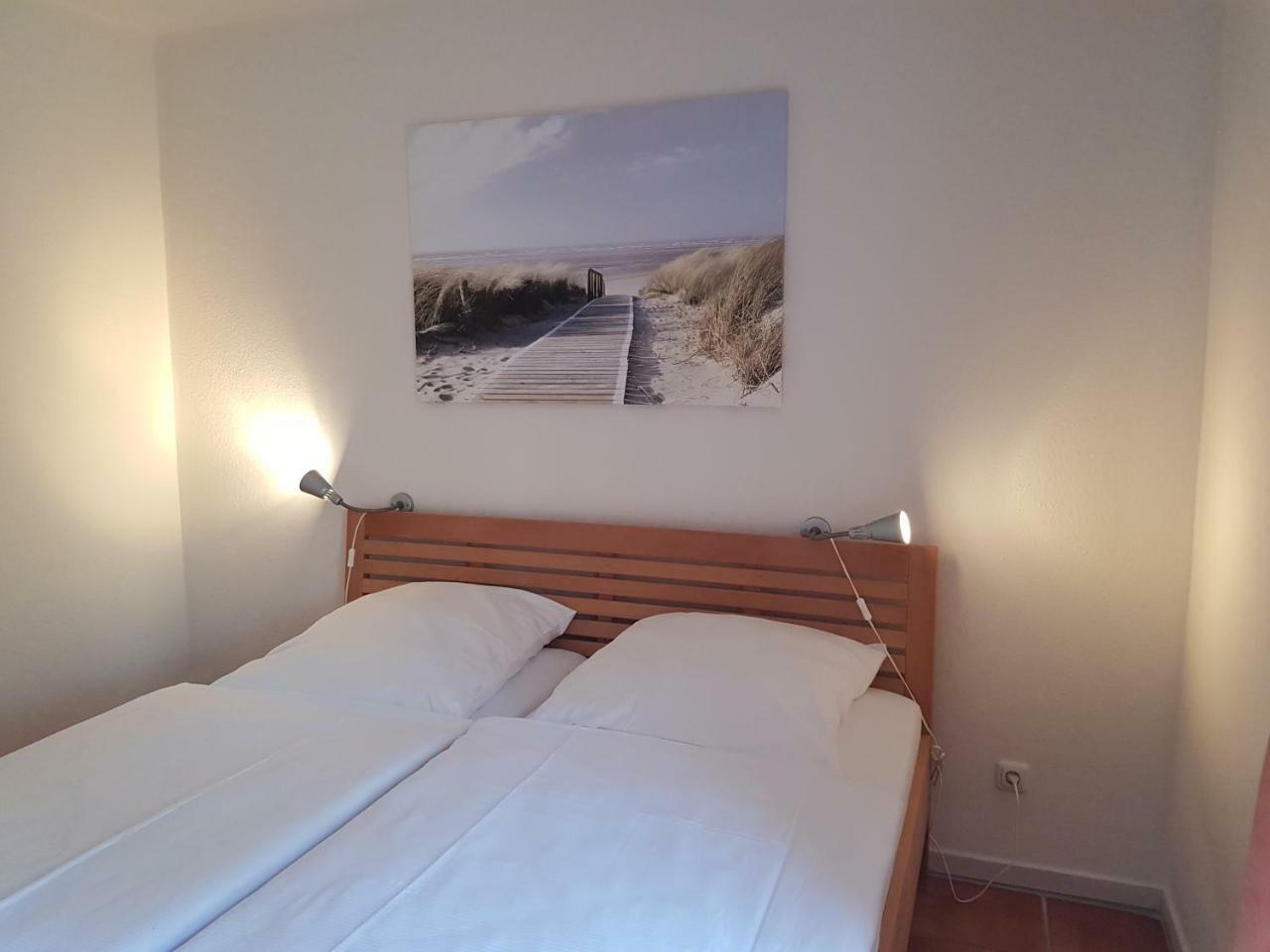Ferienwohnung 4 Im Haus Am See Mit Wintergarten Und Terrasse Seedorf  Room photo
