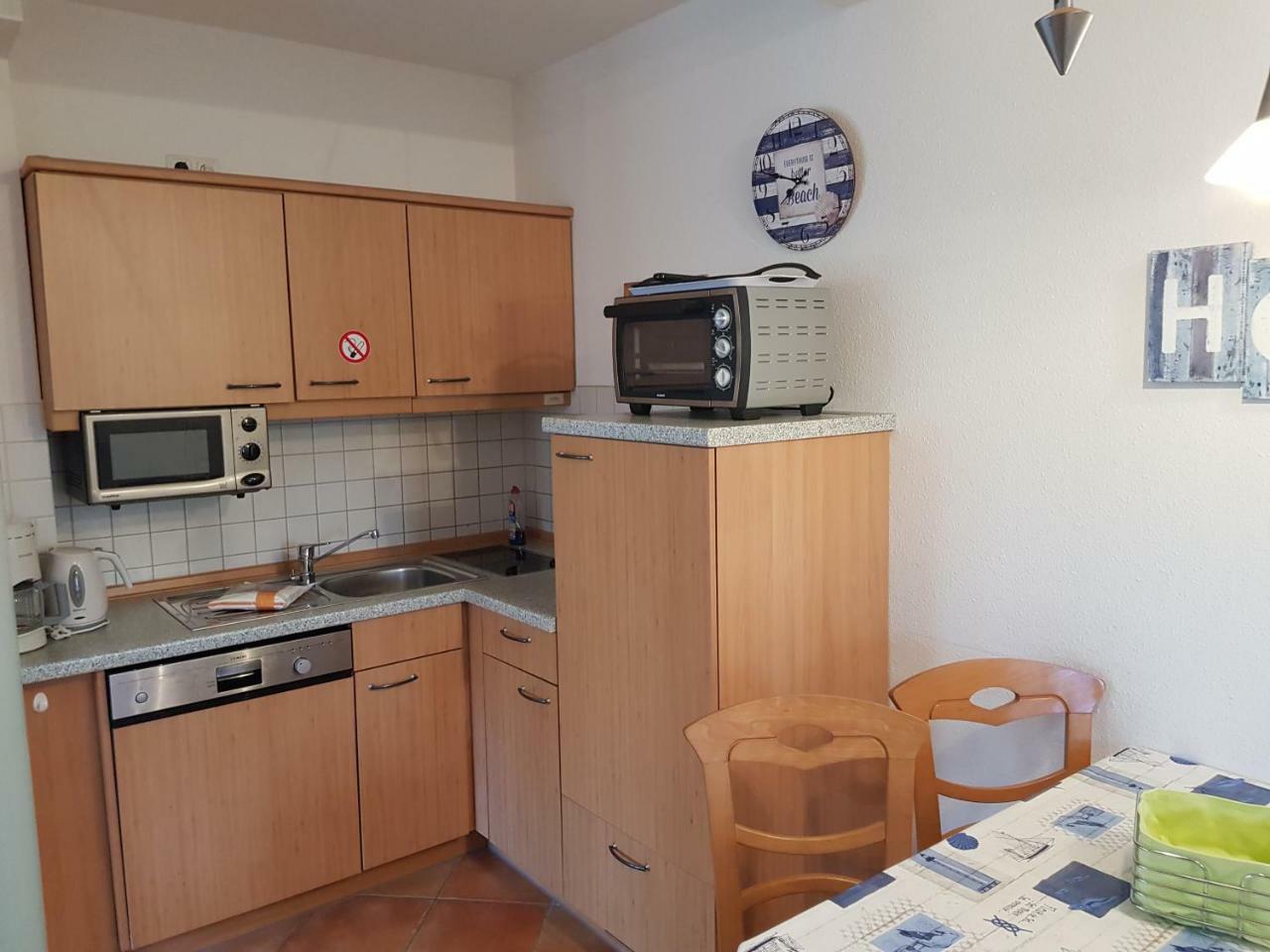 Ferienwohnung 4 Im Haus Am See Mit Wintergarten Und Terrasse Seedorf  Room photo