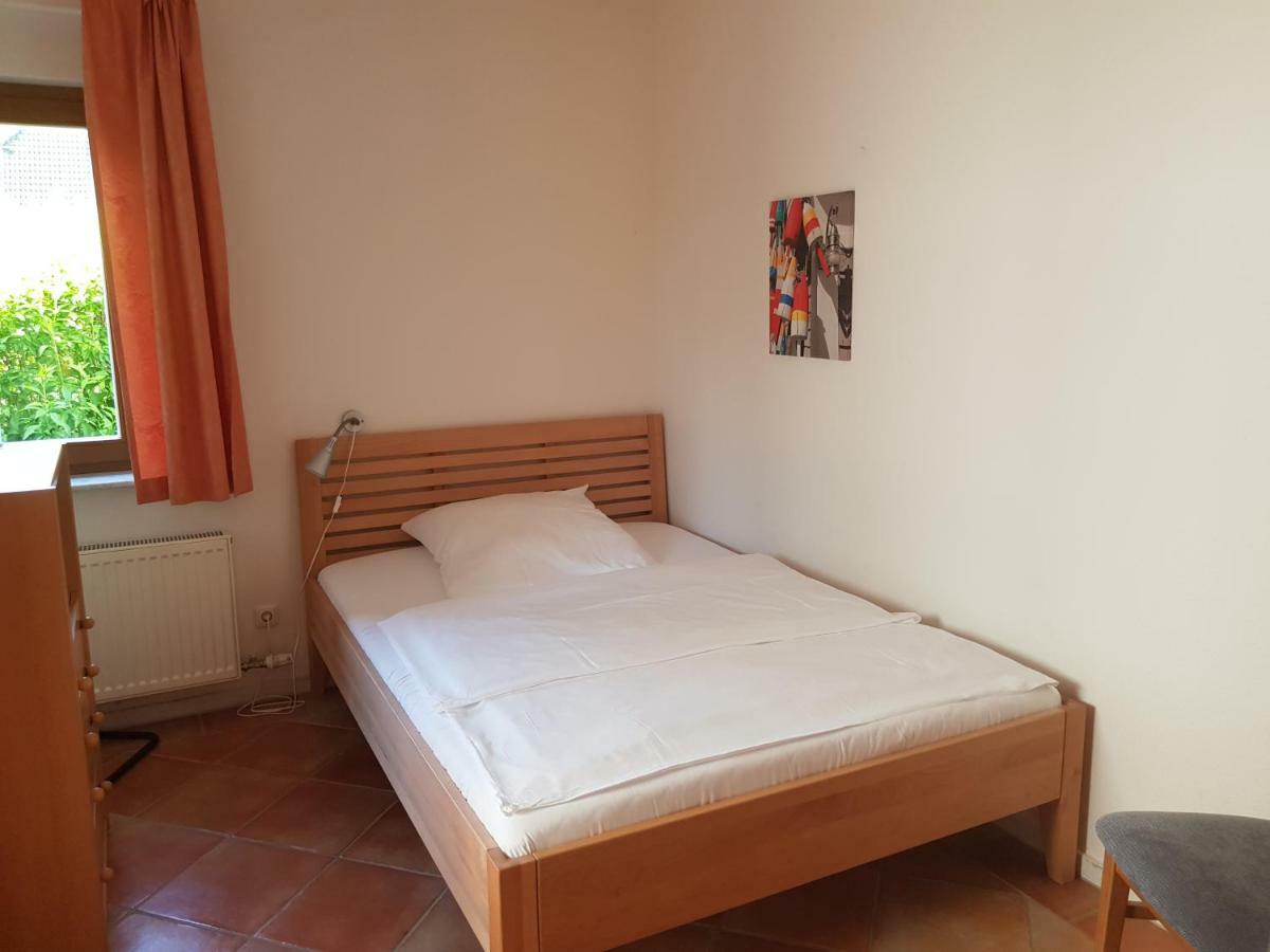 Ferienwohnung 4 Im Haus Am See Mit Wintergarten Und Terrasse Seedorf  Room photo